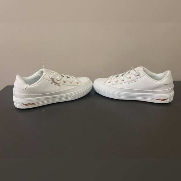 NWOT Skechers Women's Arch FIT Arcade-ON My Way Sneaker, White, Size 9, I77189 - Picture 3 of 14